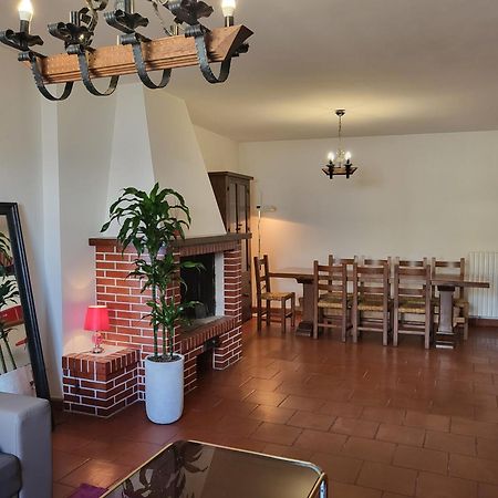 Appartamento Con Camino In Centro Storico Bevagna Eksteriør bilde